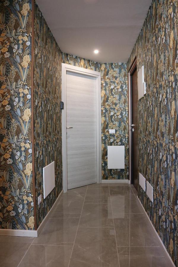 Gambara Guests House Hotell Milano Exteriör bild