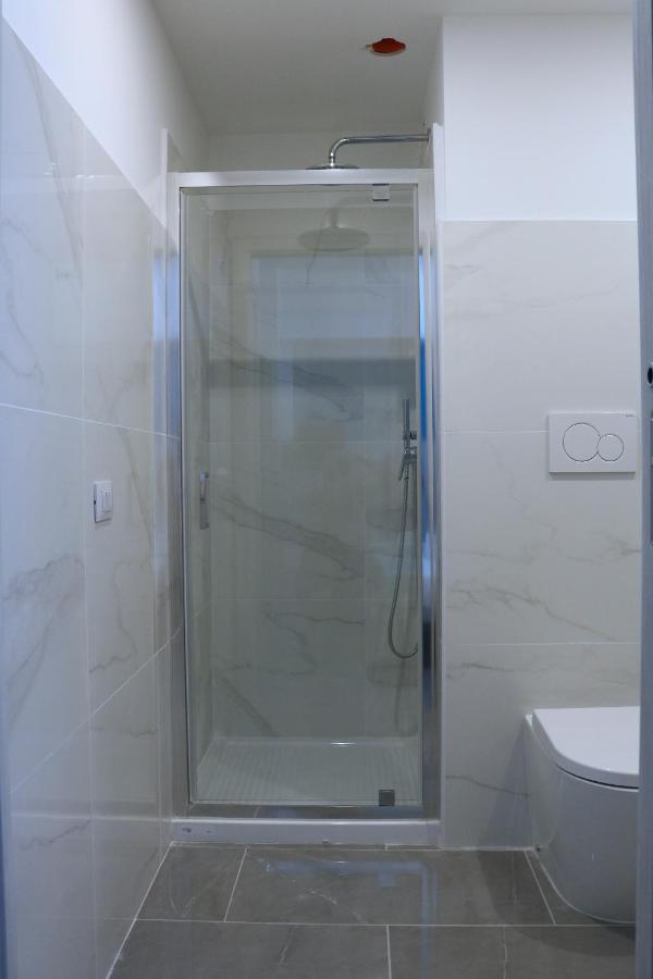 Gambara Guests House Hotell Milano Exteriör bild