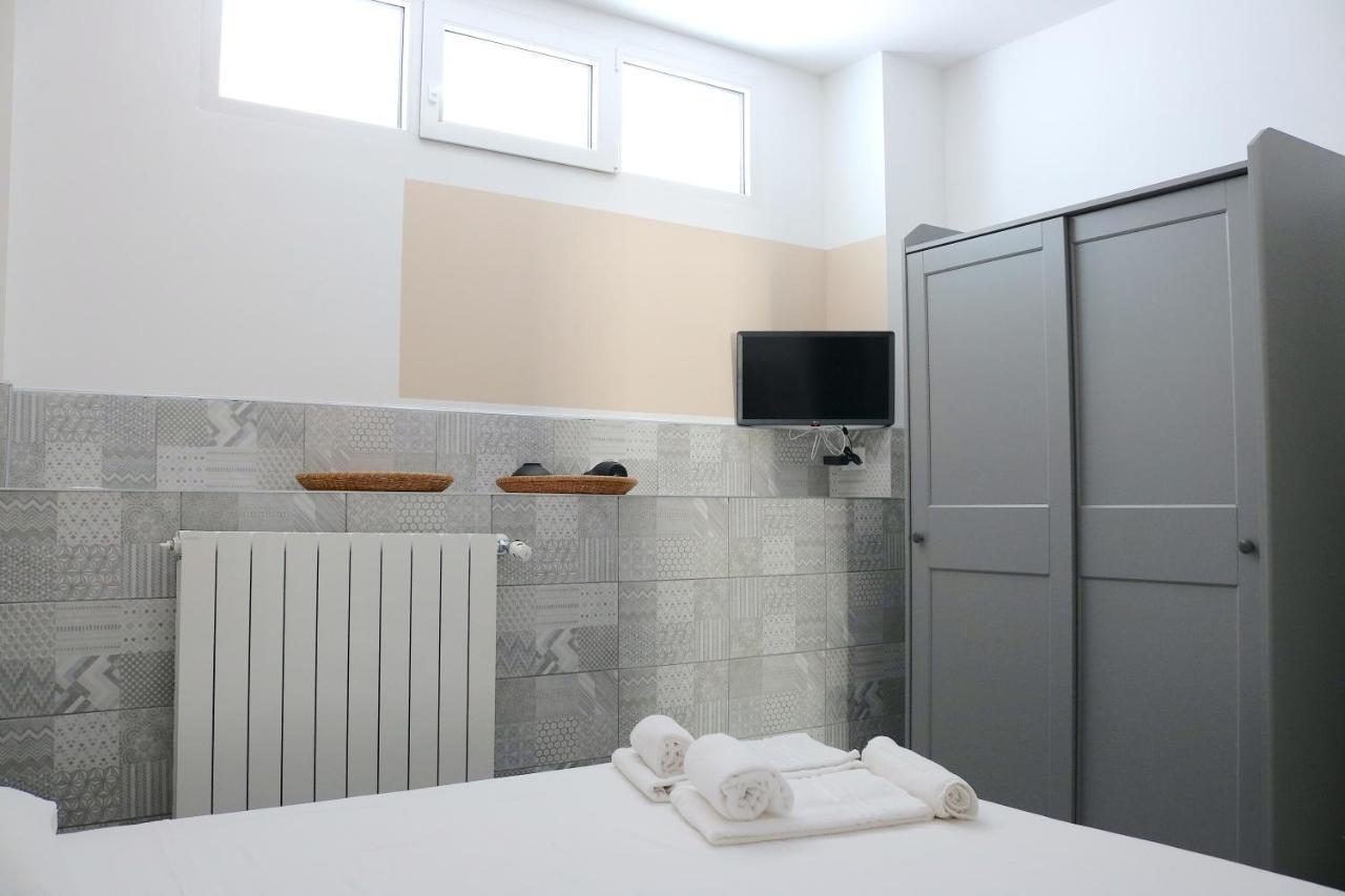 Gambara Guests House Hotell Milano Exteriör bild
